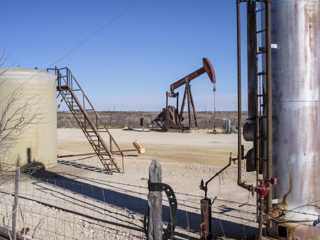 Trump set to meet oil titans on energy production amid trade war