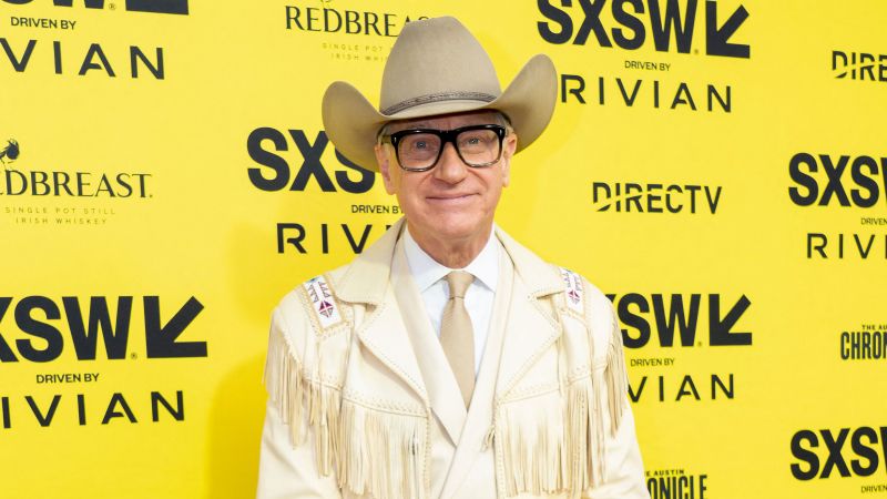 Paul Feig just made a startling comparison between his female-led hit ‘Bridesmaids’ and ‘The Hangover’