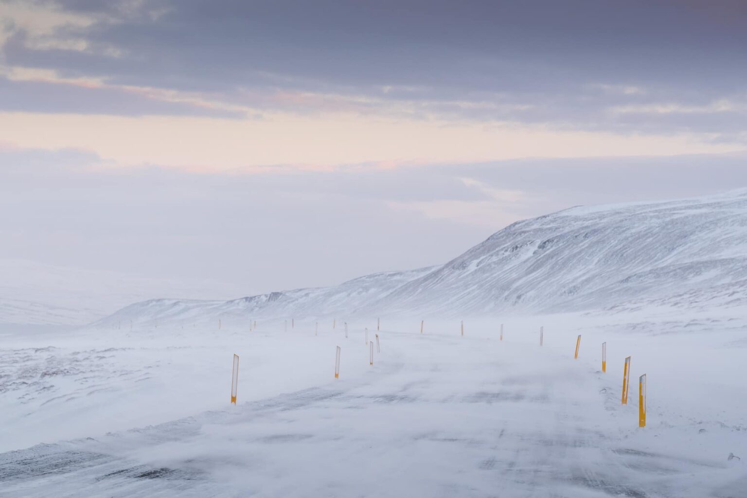 Yellow Weather Warnings Issued Across Much of Iceland Orange and Yellow Weather Alerts Issued Across Iceland Tonight
