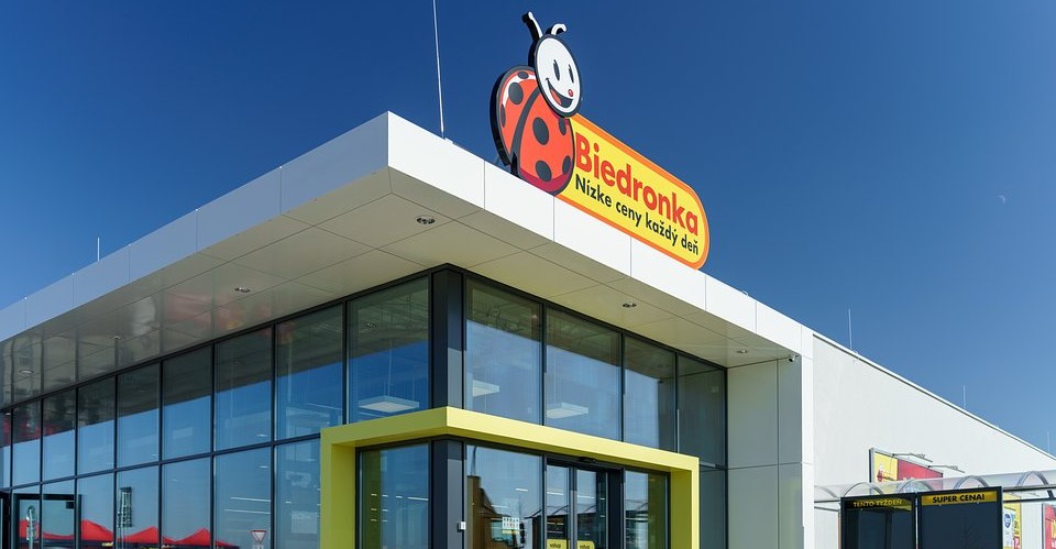Poland’s biggest supermarket chain opens first store abroad