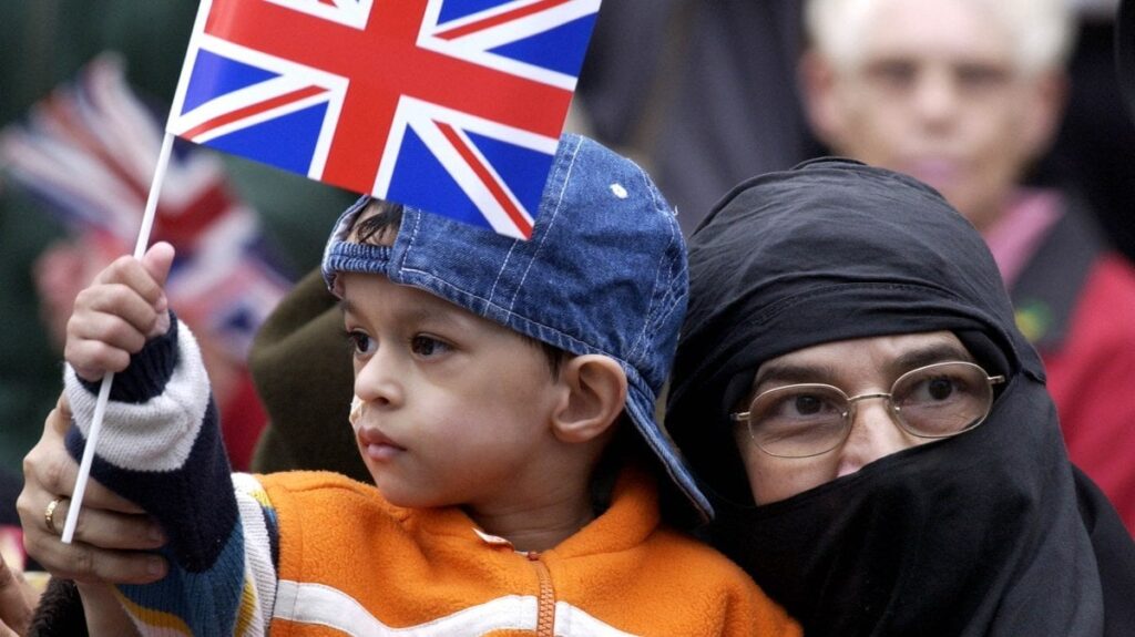 Most UK Muslims define themselves by faith first
