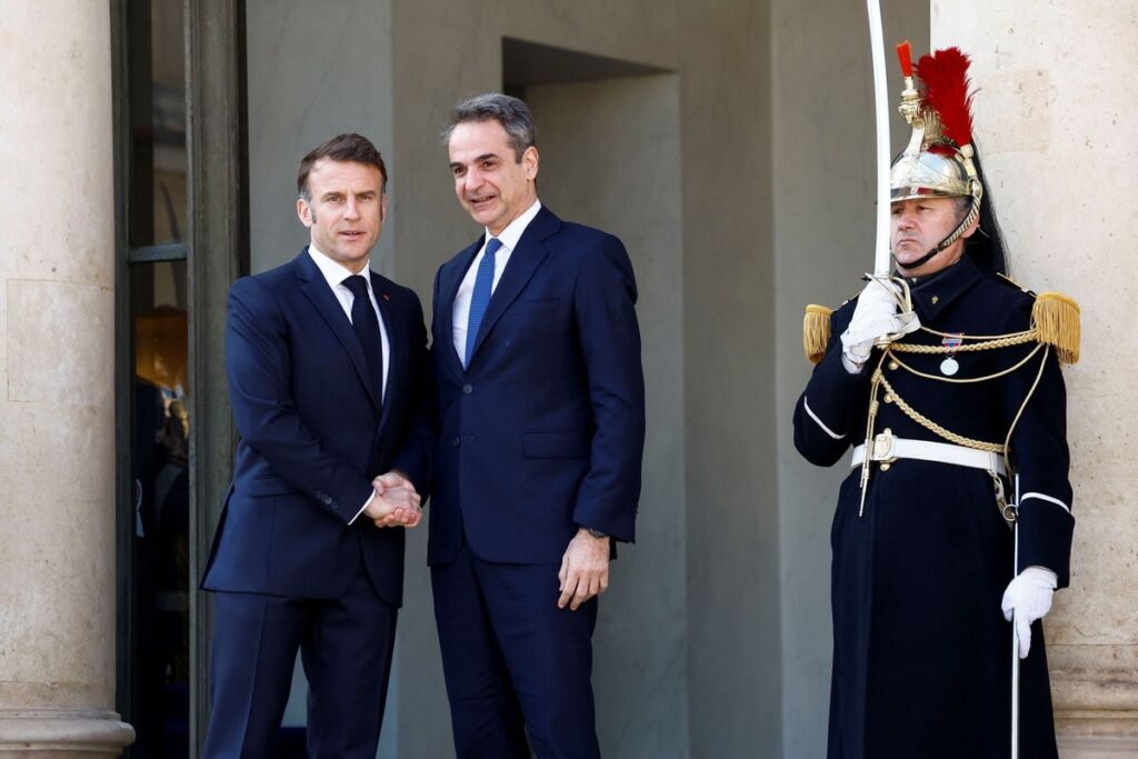 PM Mitsotakis Says Greece a Pillar of Stability in Paris Summit