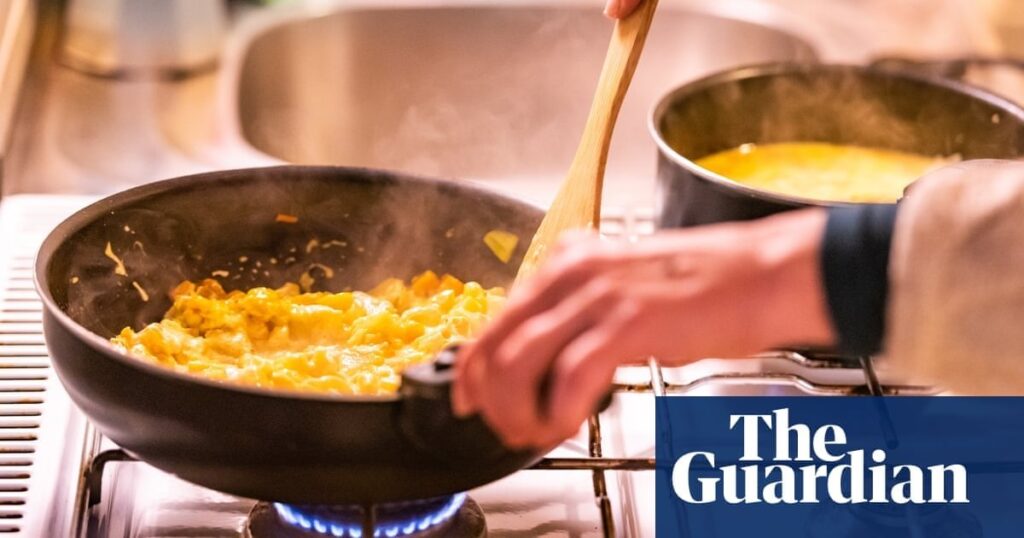 Gas hob can raise indoor air pollution higher than busy UK road, study finds