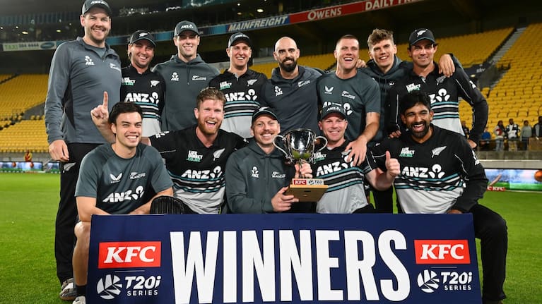 New Zealand players celebrate following the Blackcaps v Pakistan 5th T20I at Sky Stadium, Wellington.