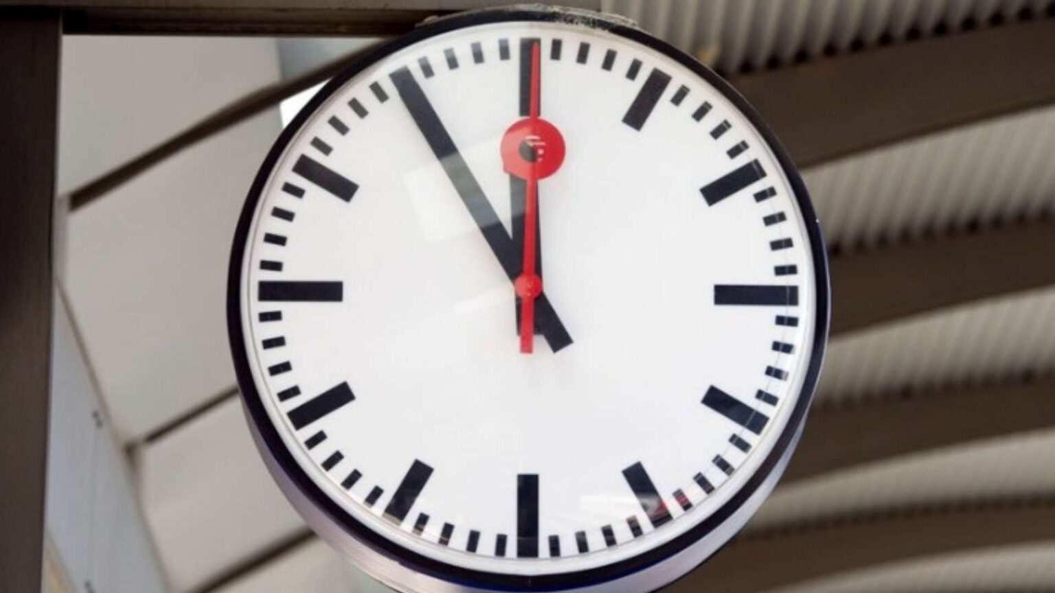 Greece moves clocks forward as Australia prepares for winter time change Greece moves clocks forward as Australia prepares for winter time change
