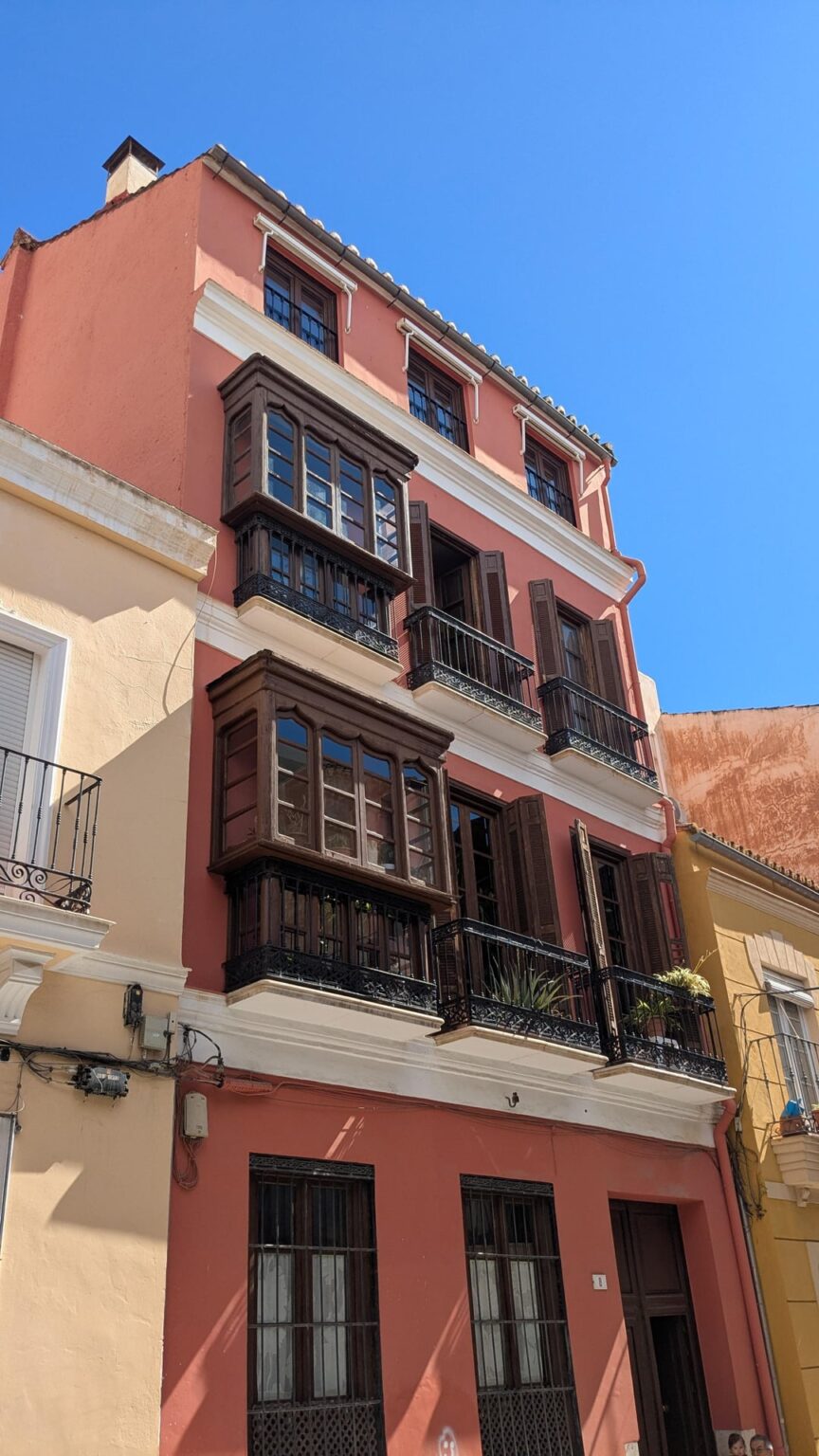 Counterintuitive Spanish windows