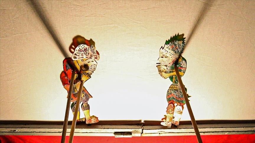 Traditional Turkish shadow plays enthrall UK audiences Karagoz and Hacivat: Traditional Turkish shadow plays enthrall UK audiences