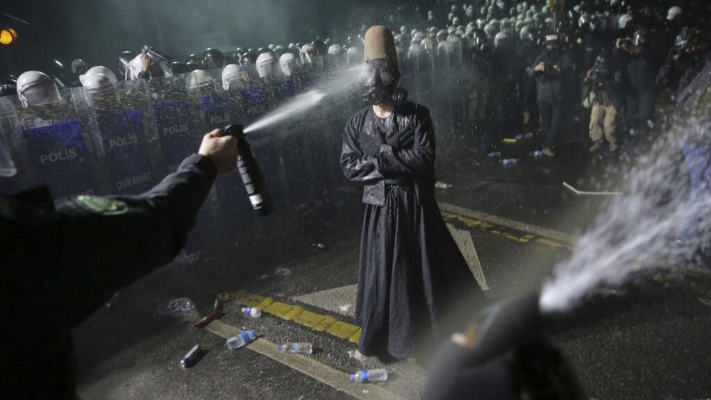 Thousands take to the streets in Turkey in a week of protests