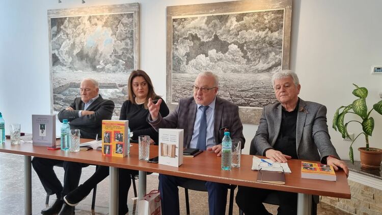 Book “The Republic of Macedonia in Bulgarian Politics, 1989-1996” Is Presented at Bulgarian Cultural Centre in Skopje Book "The Republic of Macedonia in Bulgarian Politics, 1989-1996" Is Presented at Bulgarian Cultural Centre in Skopje