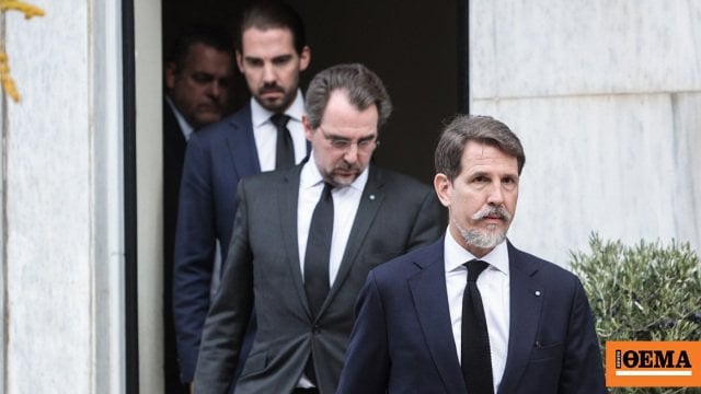 Professor of the NCSR asks the CoE to remove "De Gree" and citizenship from the former royal family