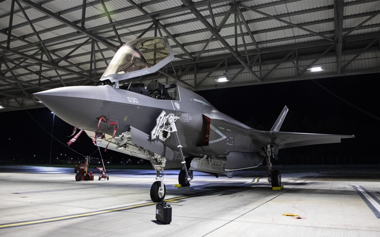 The Times: US Urges UK To Reduce Its Dependence On American Weapons