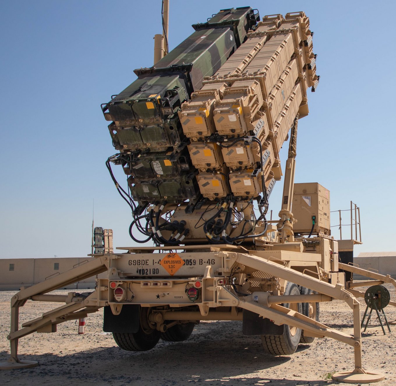 Patriot launcher with CRI (eight on the left) and MSE (six on the right) missiles / Defense Express / Poland Mastered Launch Tube Manufacturing: A Milestone Toward Local Patriot Production