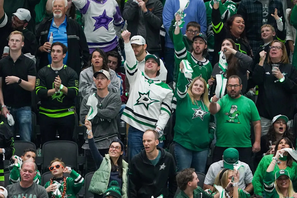 Dallas Stars Crowd (Raymond Carlin III-Imagn Images)