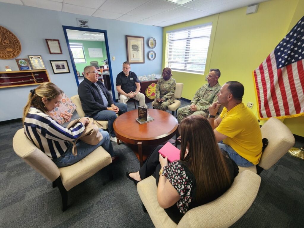 Fort Buchanan and the Puerto Rico Sports and Recreation Department explore future collaborations to promote fitness | Article