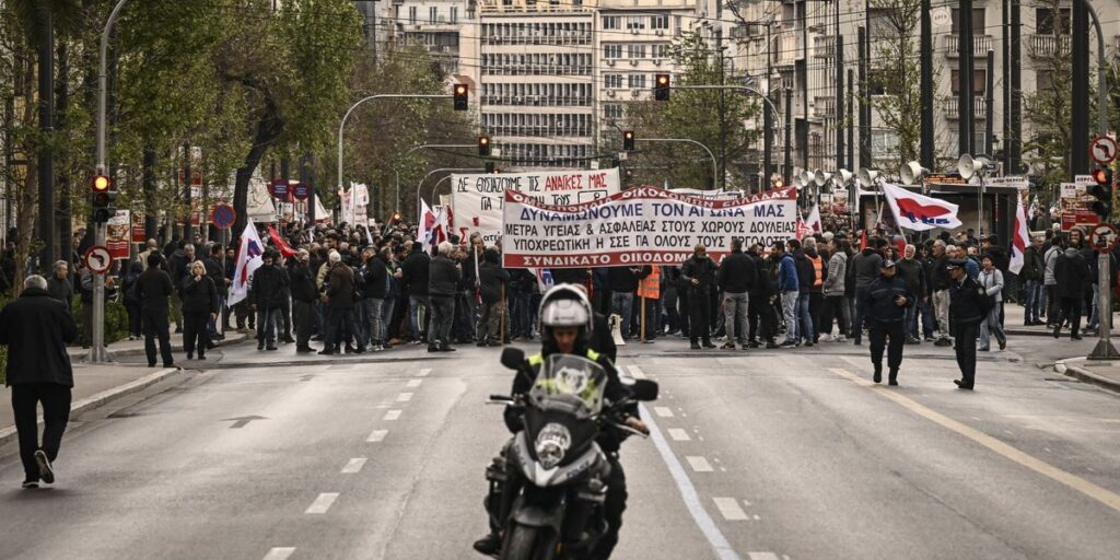 Union-Led General Strike Over Austerity Brings Greece to Standstill Union-Led General Strike Over Austerity Brings Greece to Standstill