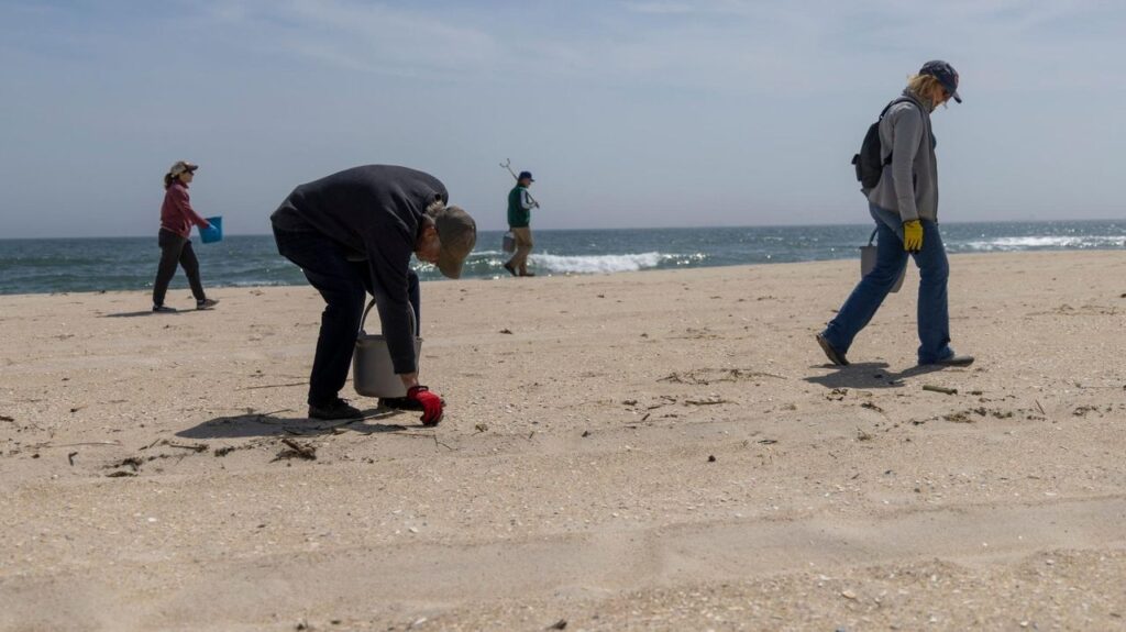 Earth Day 2025 had Long Islanders picking up beach trash and worrying about the future