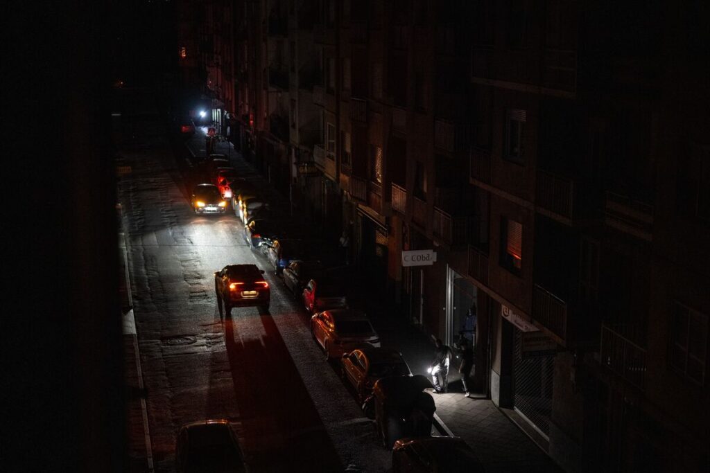 Spain’s Hours of Blackout Triggered by Seconds of Failures