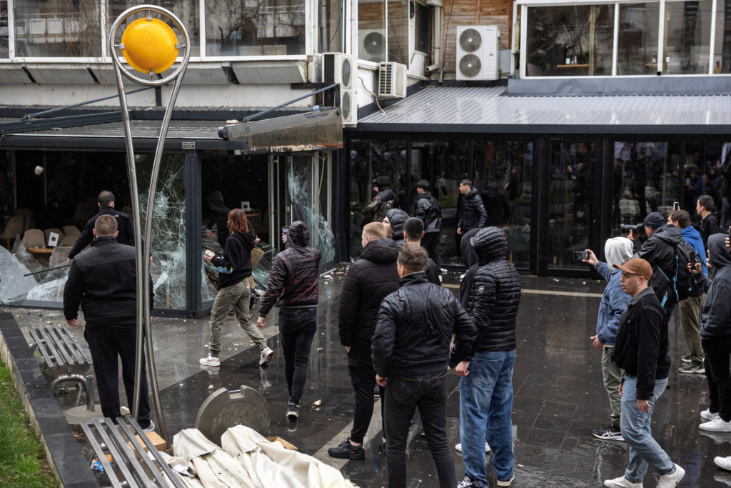 Community grieves after deadly nightclub fire in Kocani