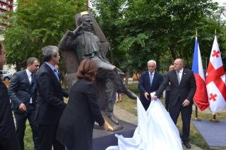 President of Georgia Giorgi Margvelashvili and Defence Minister of the Czech Republic Martin Stropnický unveiled a statue of Václav Havel in Tbilisi