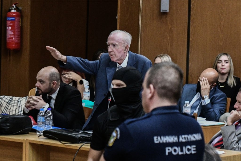 Konstantinos Plevris: Postponement in the trial of Nazi greeting - the lawyer "was scared because of the anarchists"