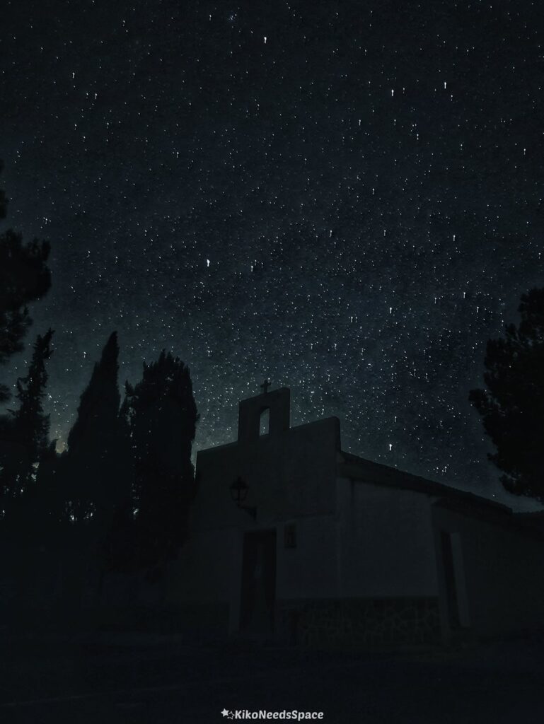 I took advantage of the blackout to take some photos without light pollution