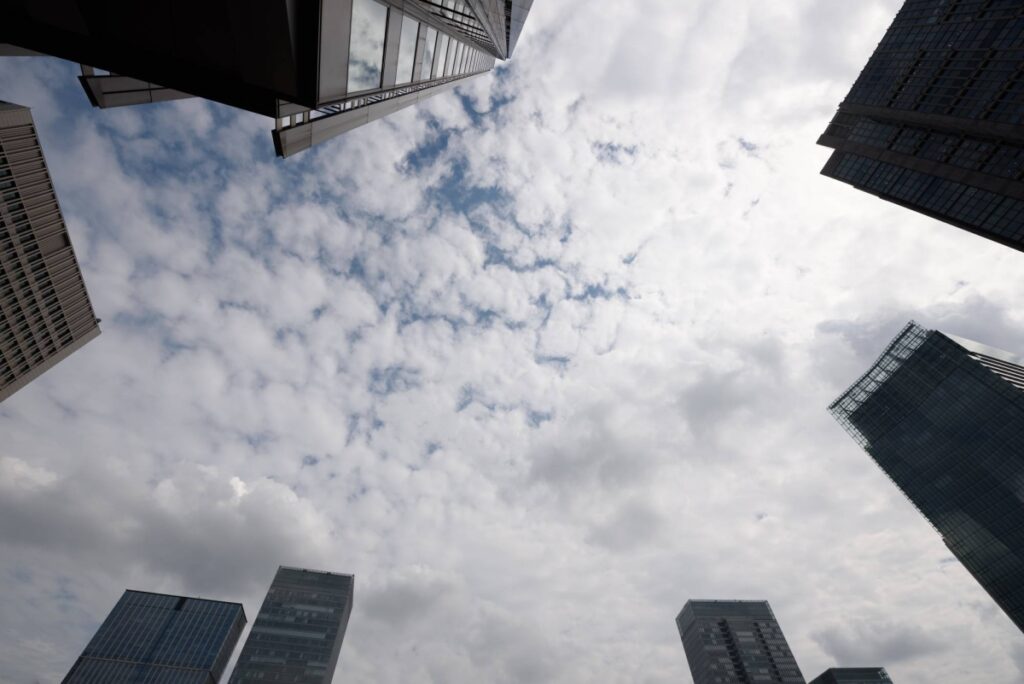 Japan's Finance Ministry maintains economic view while warning of risk