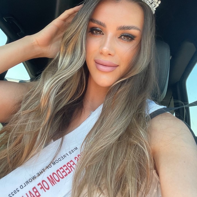 Güler Erdoğan, crowned Miss Freedom of Balkan 2022. Photo from Erdoğans Facebook