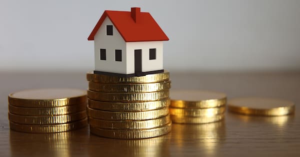 Two major banks drop some fixed mortgage rates