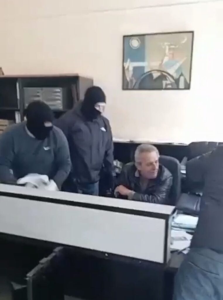 Intervention at the office of Vresnet owner Hercules Bamza, in Kallithea, for dismissal of pregnant