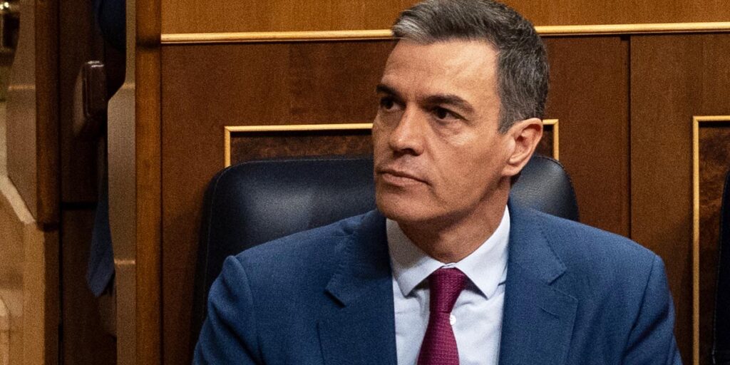 Sánchez subordinates the defense of Spain to his alliance with communist fanatics