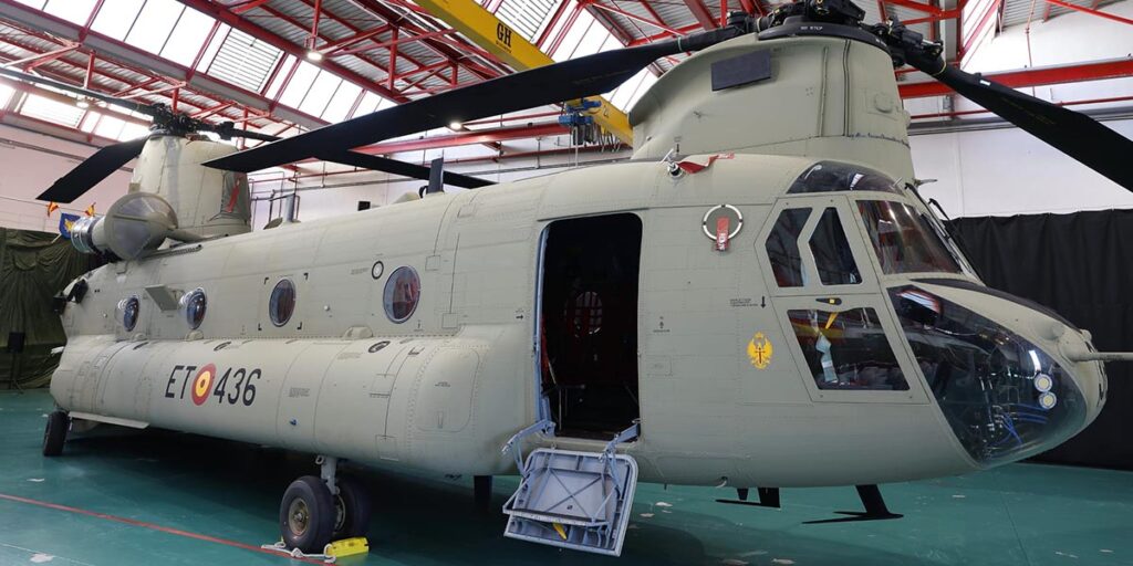 Spain has 18 CH-47 Chinook heavy helicopters again 30 years later Spain has 18 CH-47 Chinook heavy helicopters again 30 years later
