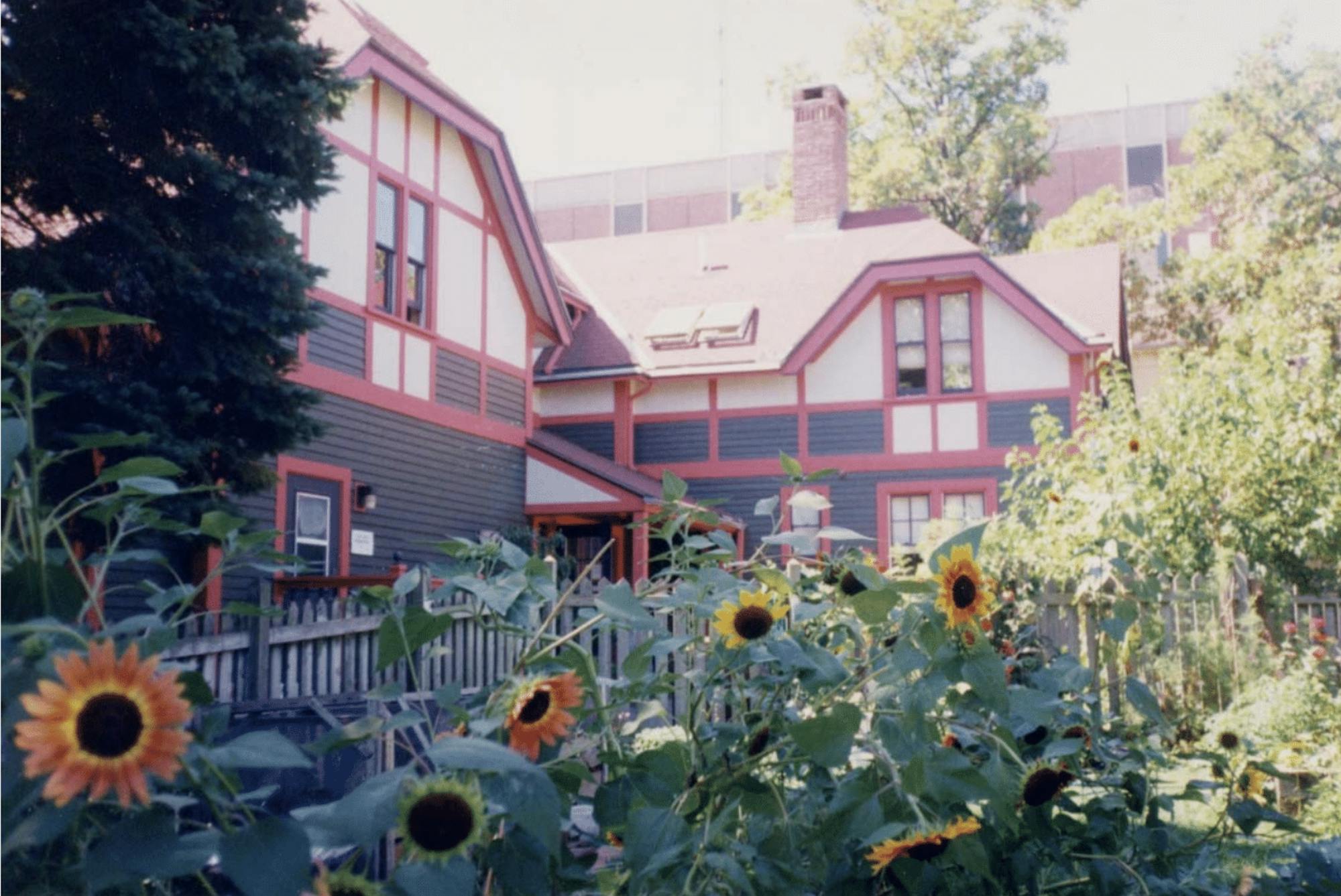 Haulund_Harold Ward Obit_UEL garden_CO_Kurt_Teichert.png