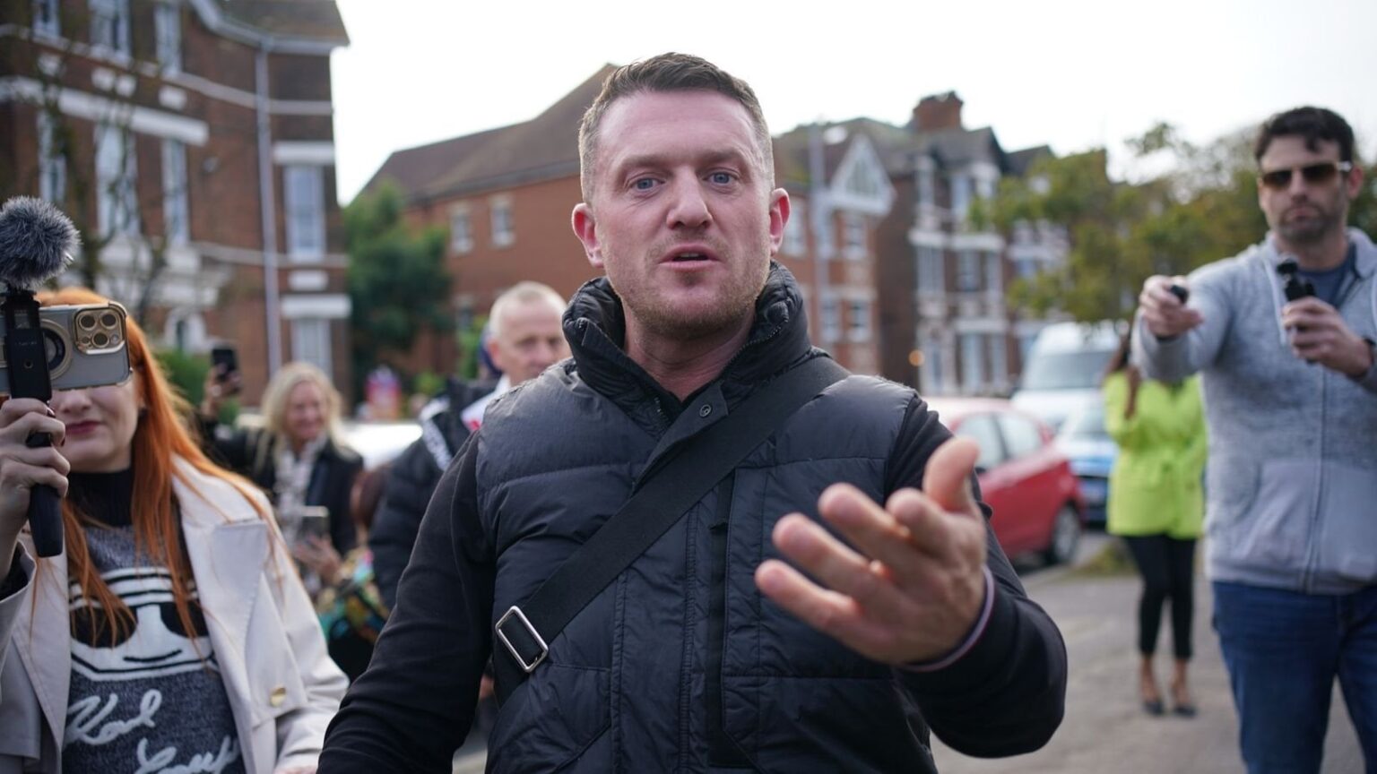 Tommy Robinson loses Court of Appeal challenge against prison sentence