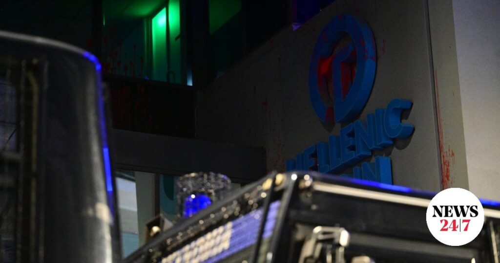 Bomb explosion at Hellenic Train offices in Syngrou Ave.