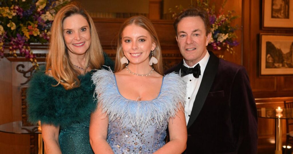Nell Nolan: Fiona Marks deb, Anabelle Brown deb, Ball of 1812 | Entertainment/Life