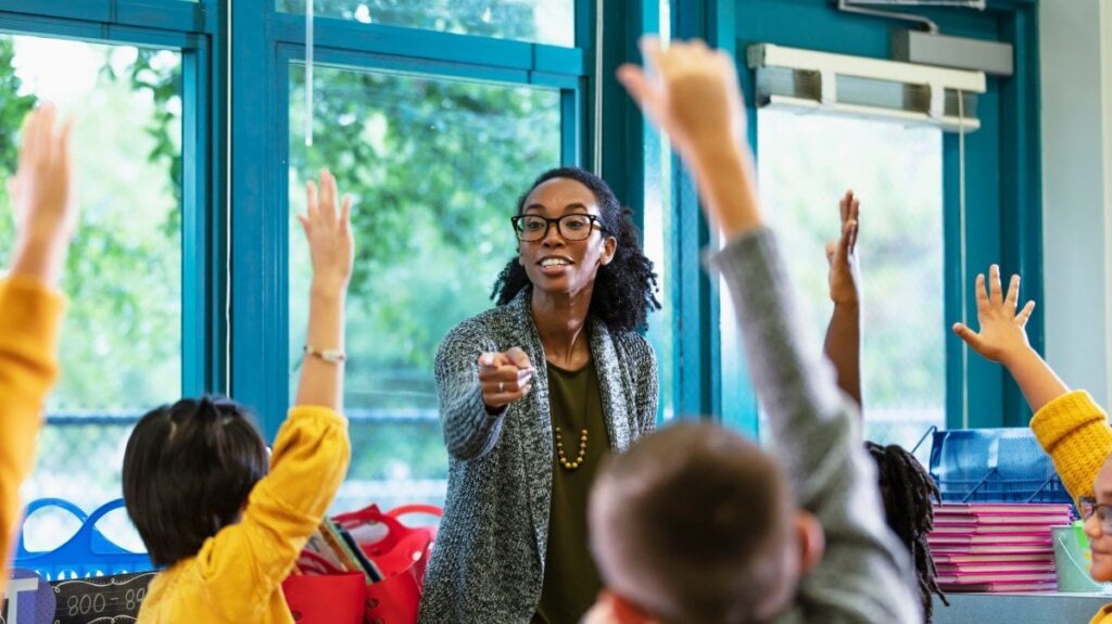 Welsh government offers £5,000 more to student teachers from ethnic minorities