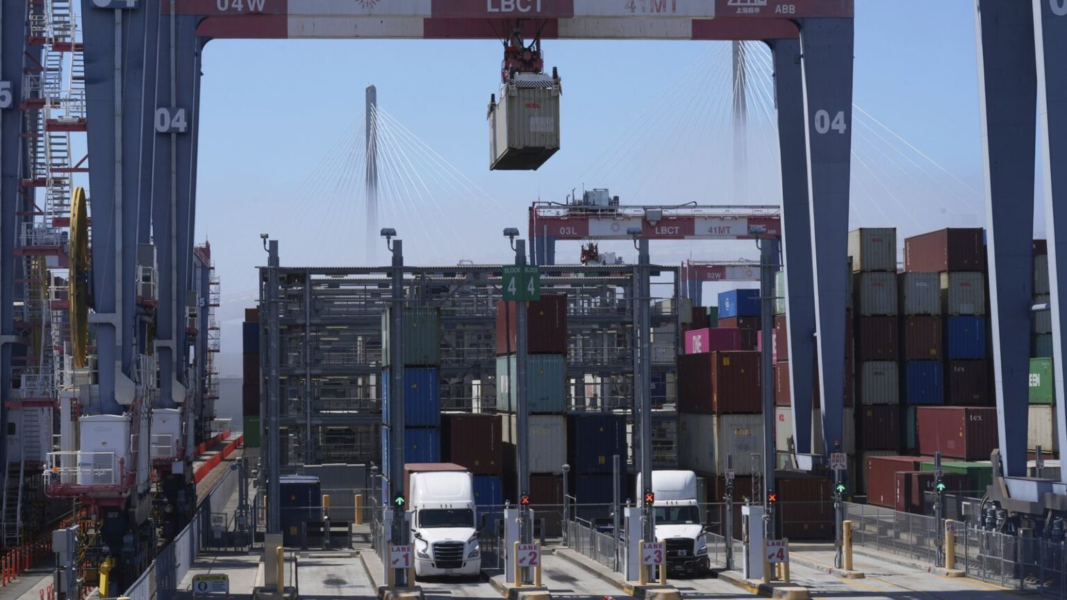 Trump tariffs continue to fuel economic turmoil Trump tariffs continue to fuel economic turmoil