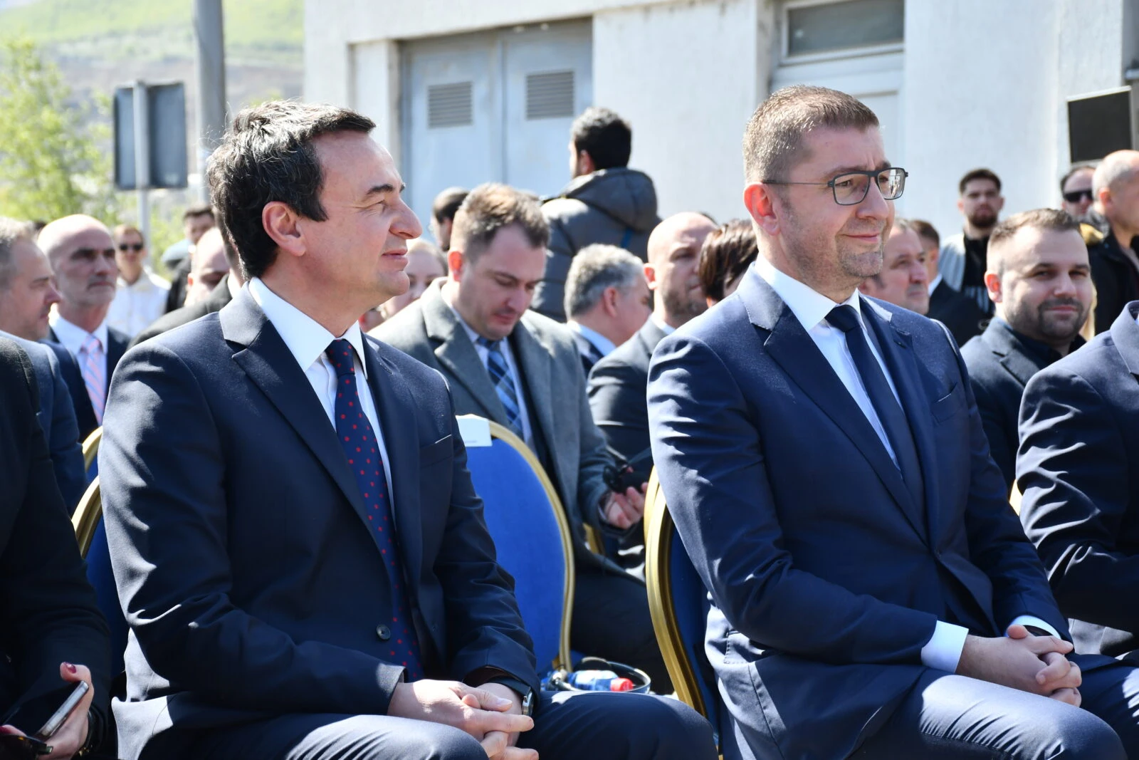 North Macedonia Prime Minister Hristijan Mickoski (right) and Kosovo Prime Minister Albin Kurti (left) 