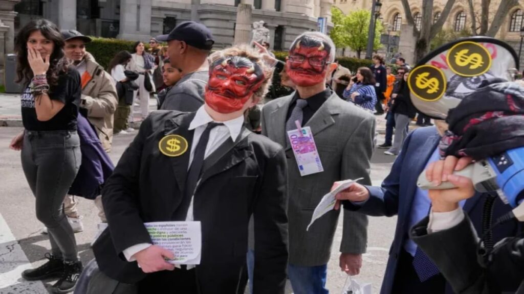 Thousands protest against housing crisis in Spain, demand 50% reduction in rents – Firstpost Thousands protest against housing crisis in Spain, demand 50% reduction in rents – Firstpost