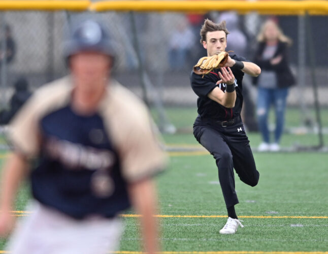 Howard delivers winning hit for CC | News, Sports, Jobs