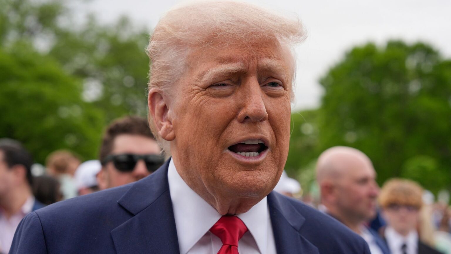 Trump’s economic approval hits lowest since presidency, survey finds | World News Donald Trump