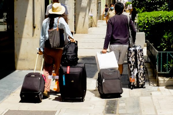 Easter Tourism Boom: Greece Sees 18.3% Surge in Hotel Bookings Athens International Airport Eyes Steady Growth, Major Expansion by 2027