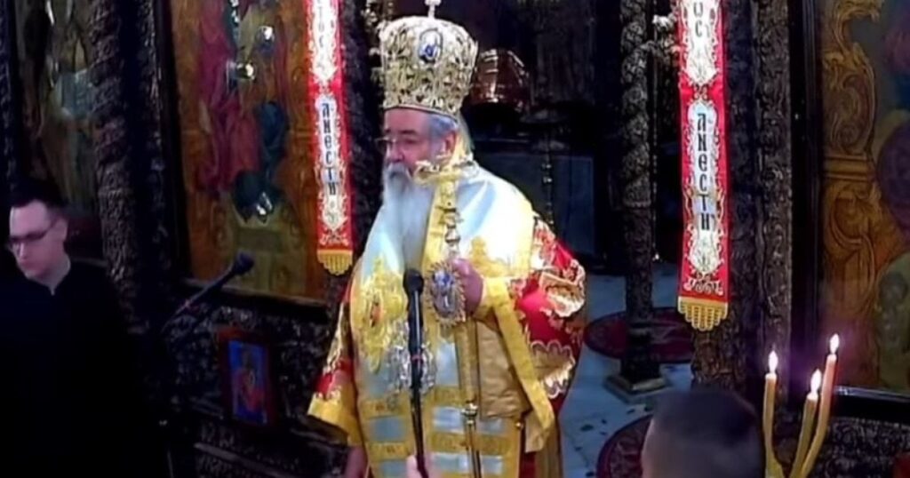 Metropolitan Kozani “hit” and put them with a young man: “Devil’s Substitutes of Earrings and Tattoos” (vid) Metropolitan Kozani "hit" and put them with a young man: "Devil's Substitutes of Earrings and Tattoos" (vid)