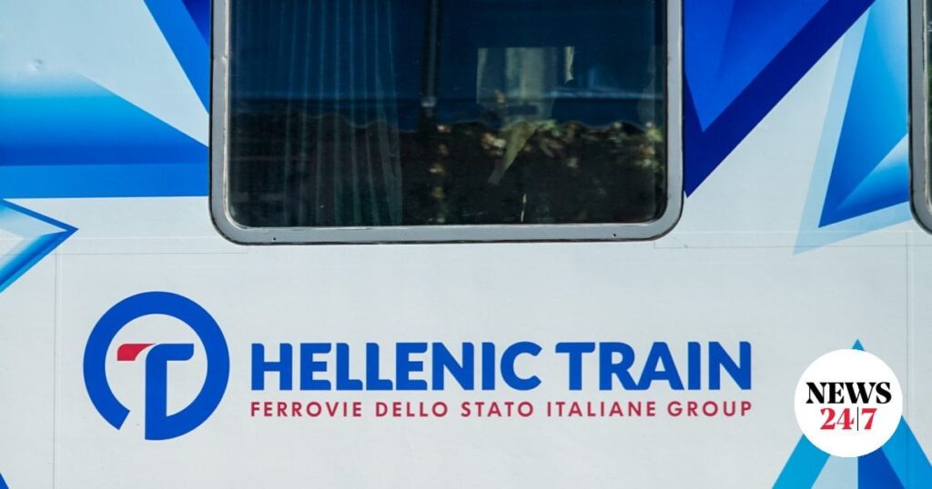 Patras: Car collided by train - In the hospital the driver