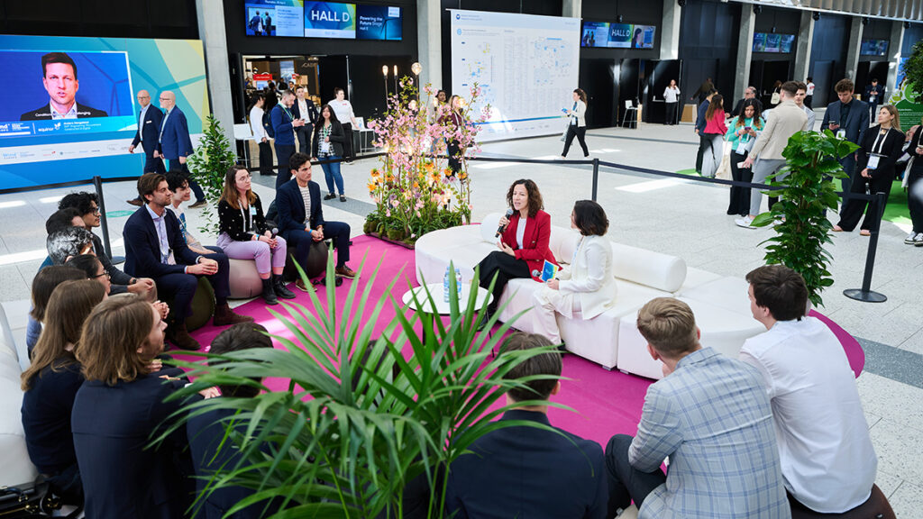 Bridging the skills gap for wind energy – EVP Mînzatu joins WindEurope 2025’s Student Programme
