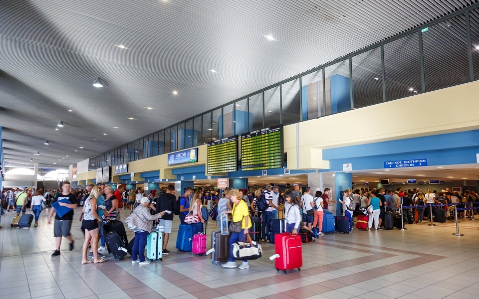 Airlines offer 4.6% more capacity to Greece this season