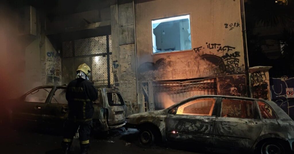 Molotovs and Petroleum in the evening in Exarchia - 11 cars were burned and 72 appeals were made