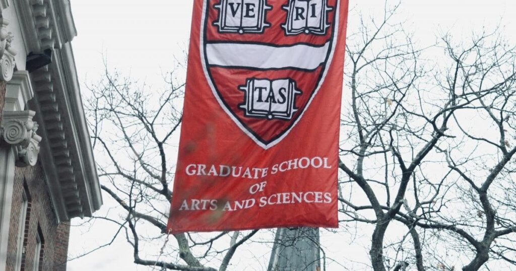 USA: The Trump government "freezes" $ 2.2 billion in Harvard over anti -Semitism disagreement