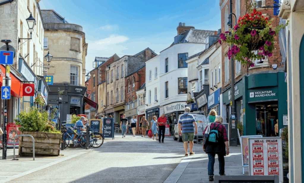 UK high street shoppers