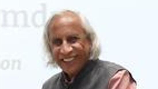 Venkatesh Thuppil, professor emeritus at St. John’s Medical College, Bengaluru, and CEO-Director of FQI attended two-day healthcare conference organised by private educational institute. (HT)